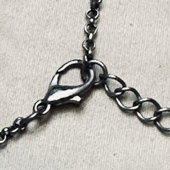 Silver Tone Double Feather Pendant w/Beads, Clear Quartz, Fluorite & Glass EUC - Picture 11 of 15